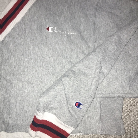 Champion Cropped Sweatshirt - Picture 3 of 6